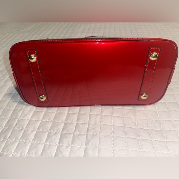 Beautiful red patent classic bag with beautiful brass hardware and details. - Picture 7 of 8